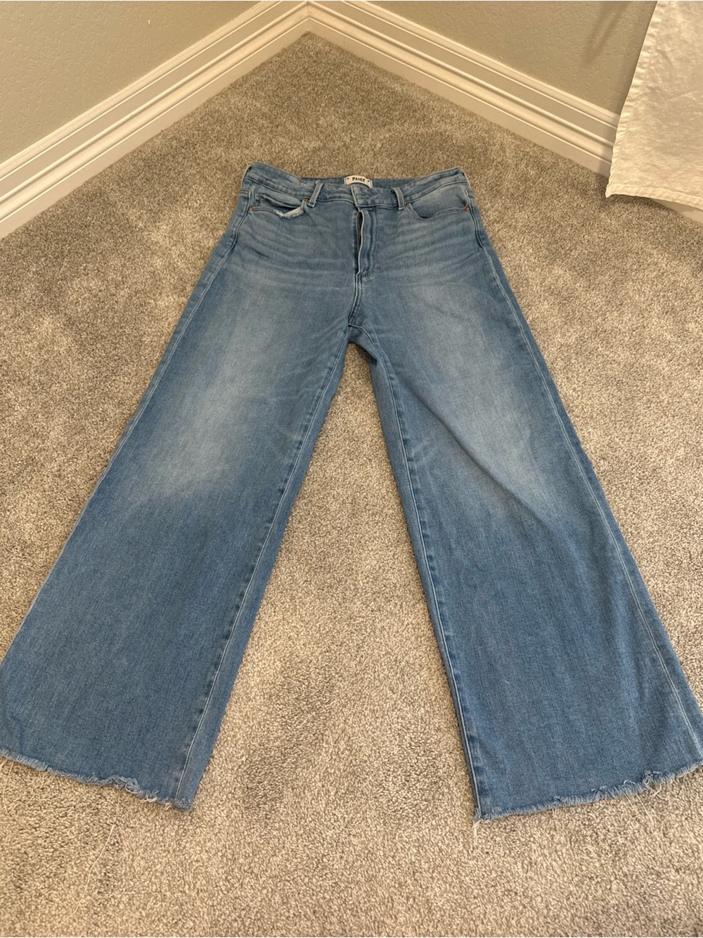 PAIGE Anessa High Rise Wide Leg Jeans Size 32 Light Wash Raw Hem